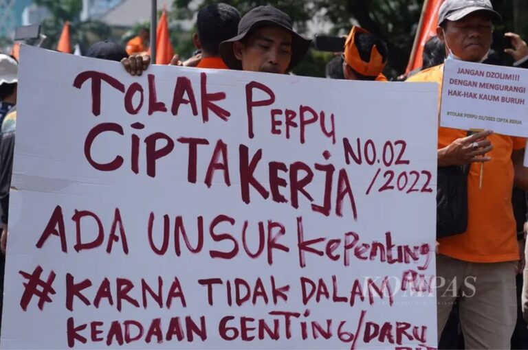 Memanusiakan Pekerja Kontrak